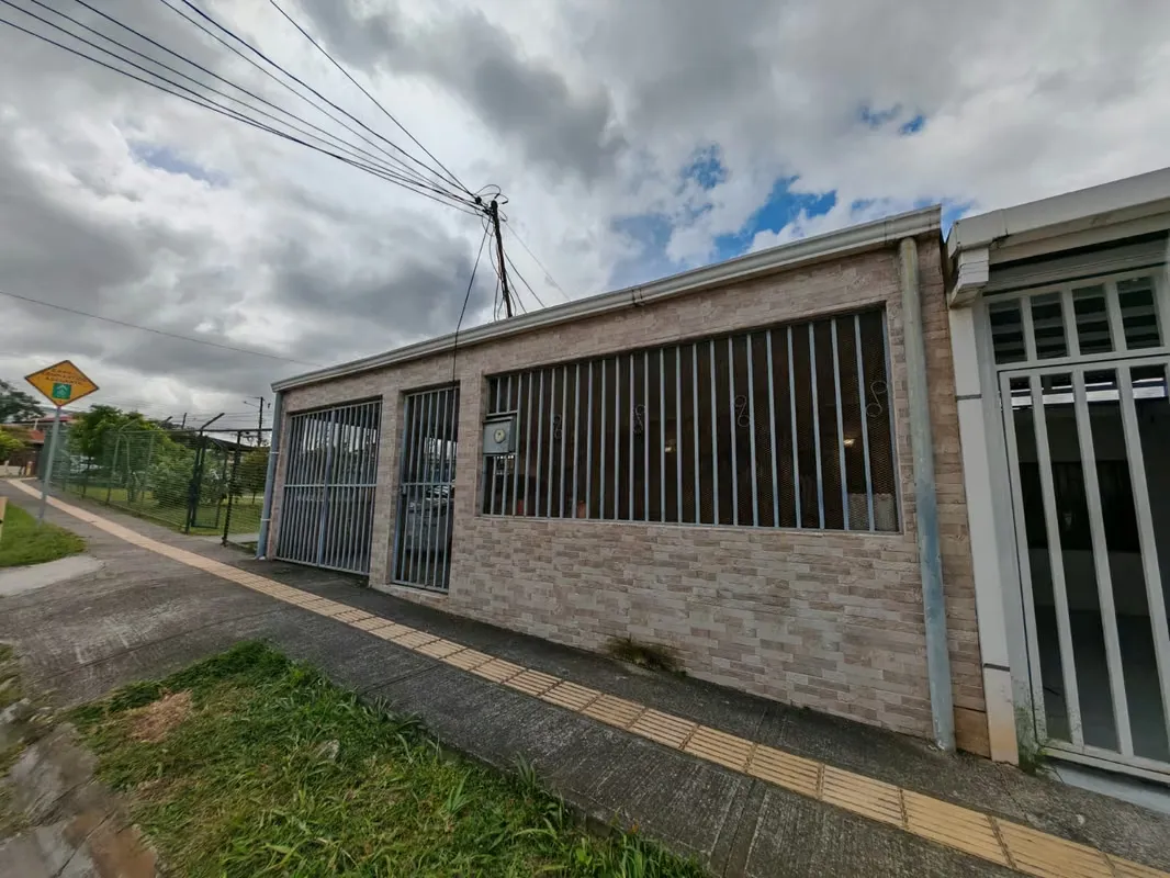 Venta de casa de una planta en Urb. San Marino, Sabanilla