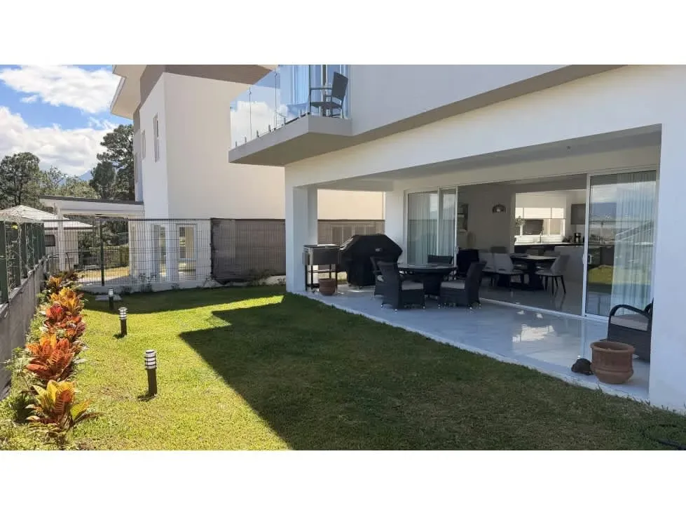 ¡Se Vende! Casa en Condominio | Guachipelín | 3 habitaciones | Vistas