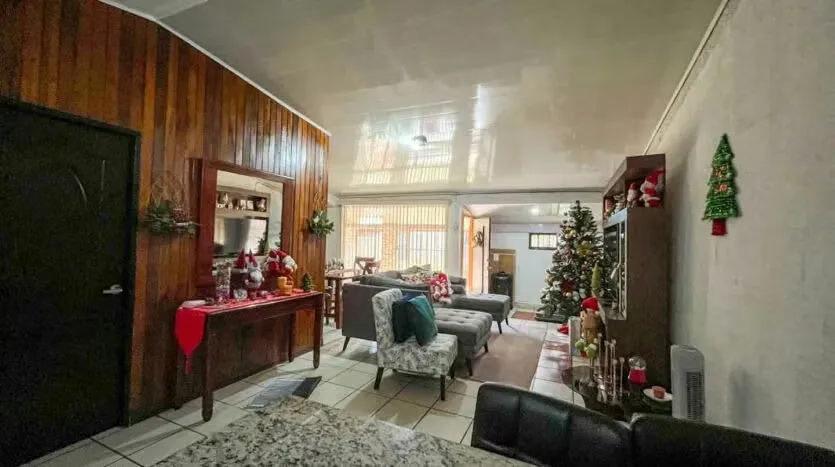 Home for Sale in Hatillo 7 – Near the Ring Road (Ruta de Circunvalación)