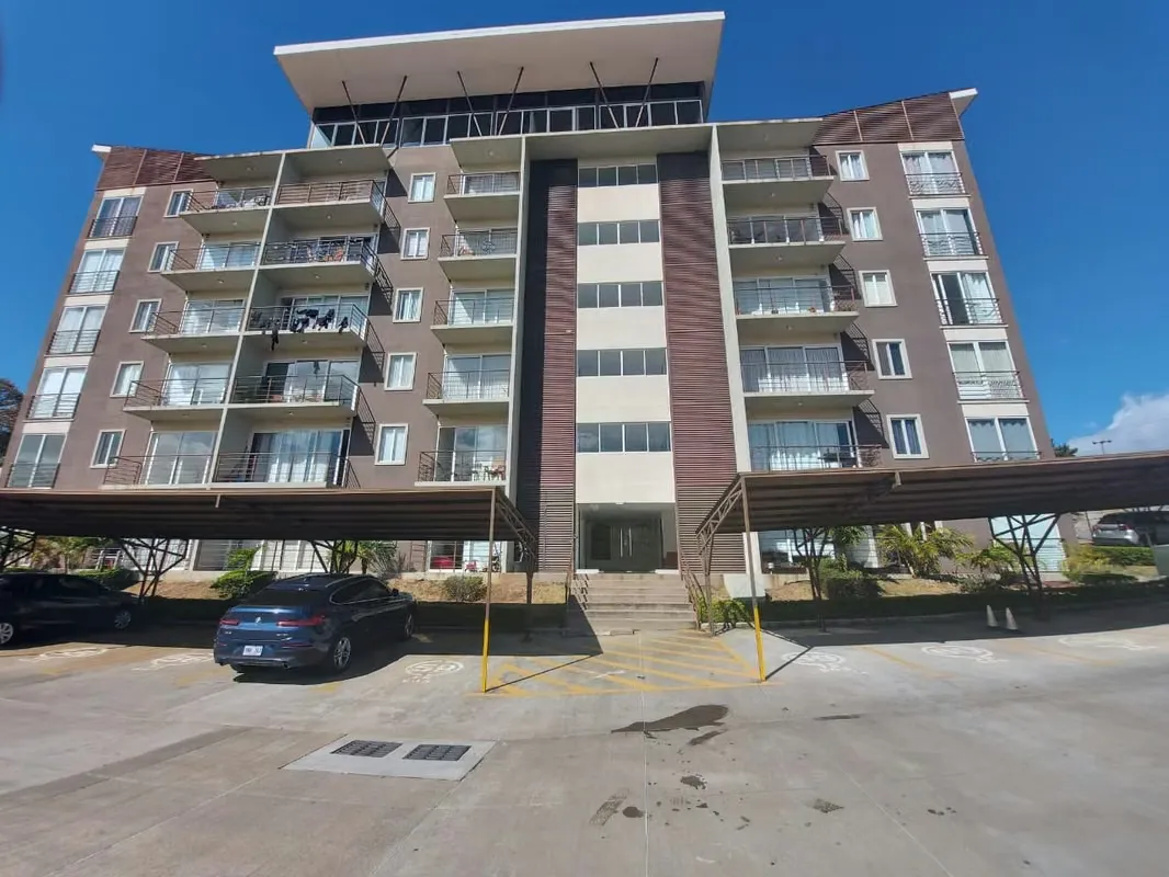 Apartamento en Condominio Los volcanes-Santo Domingo en venta