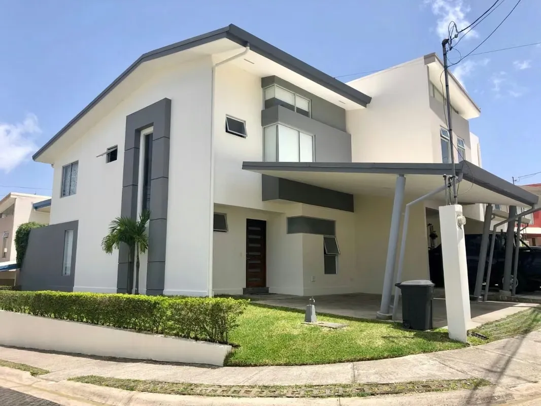VENTA DE CASA EN CONDOMINIO BARLOVENTO, CONCEPCION TRES RIOS