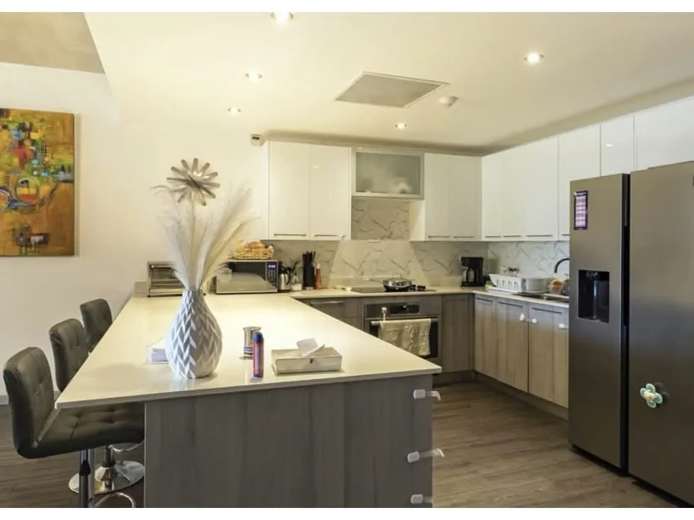 APARTAMENTO EN VENTA, SANTA ANA, RIO ORO, SEGURIDAD Y AMENIDADES