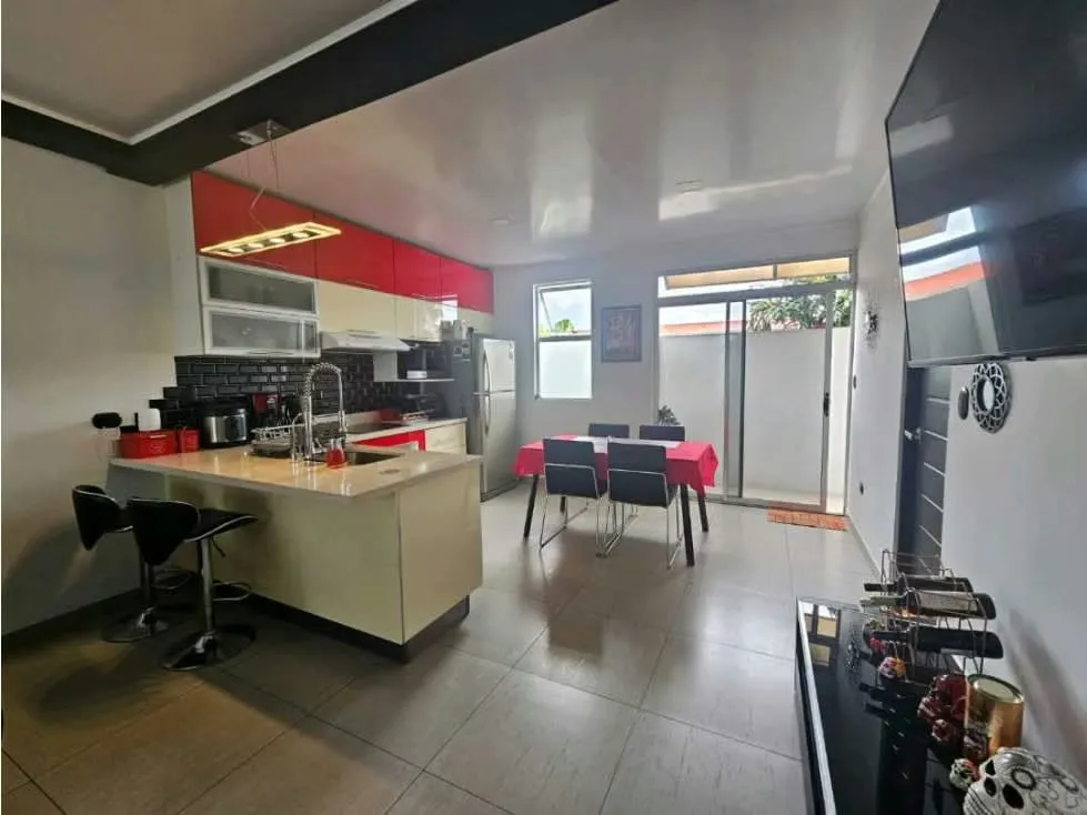 Apartamento en venta Curridabat, Pinares. Condominio 5PIV9720292