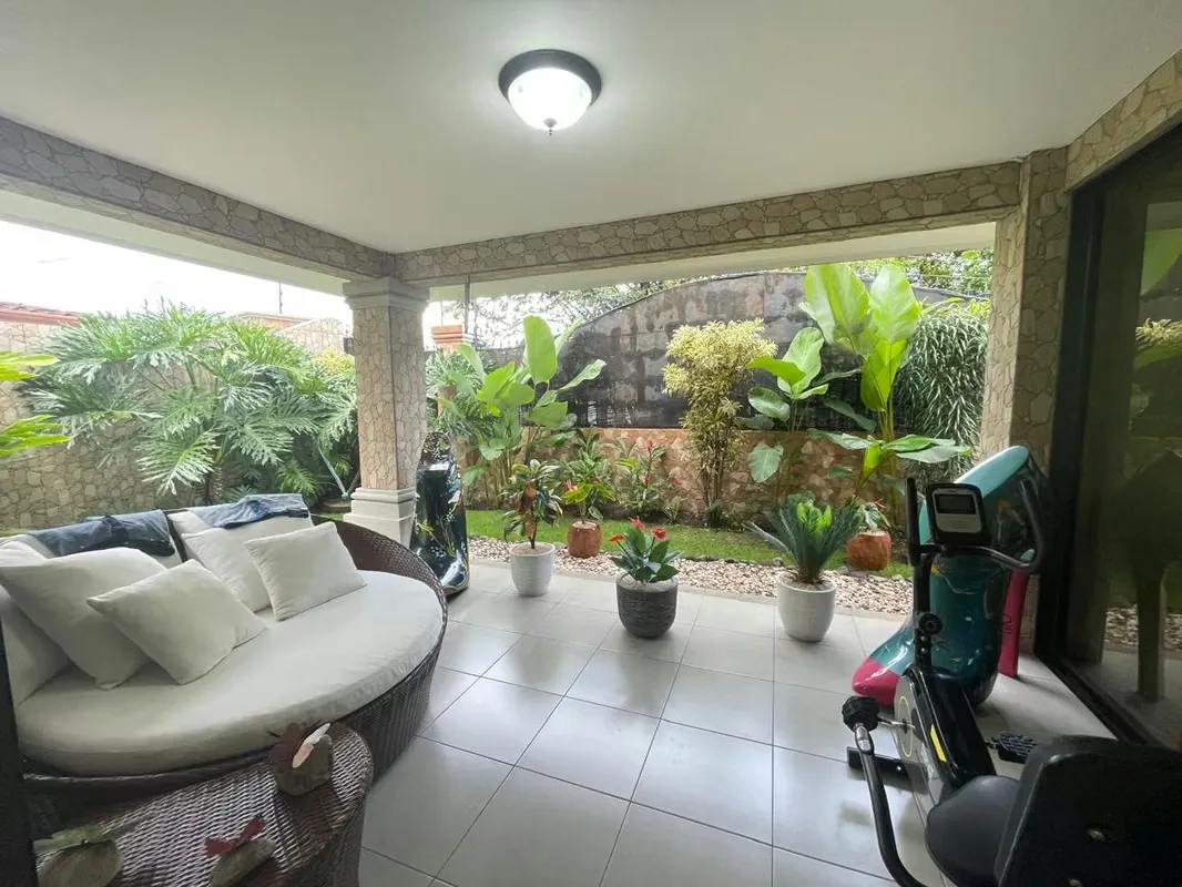 For Sale: House in Gated Community in Guachipelin South