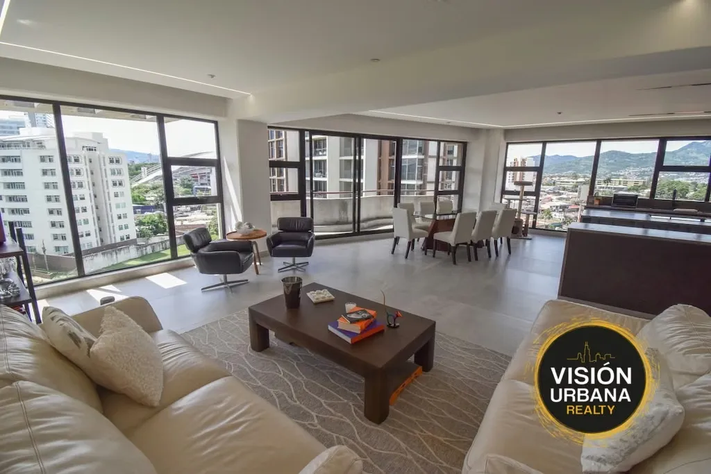 Located in one of the most exclusive areas of western San José, this spectacular single-level apartment on the 9th floor ...