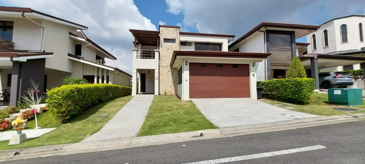 Venta de Casa en Condominio Francosta Ulloa Heredia