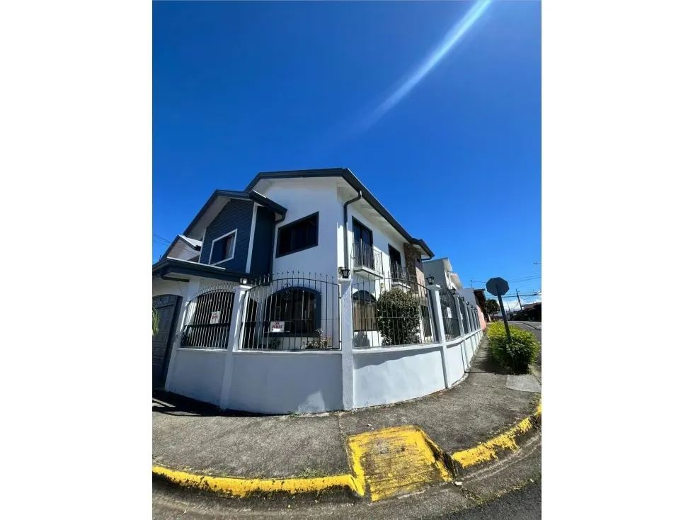 SE VENDE CASA + 2 APARTAMENTOS  UBICACIÓN PRIVILEGIADA  SAN FRANCISCO