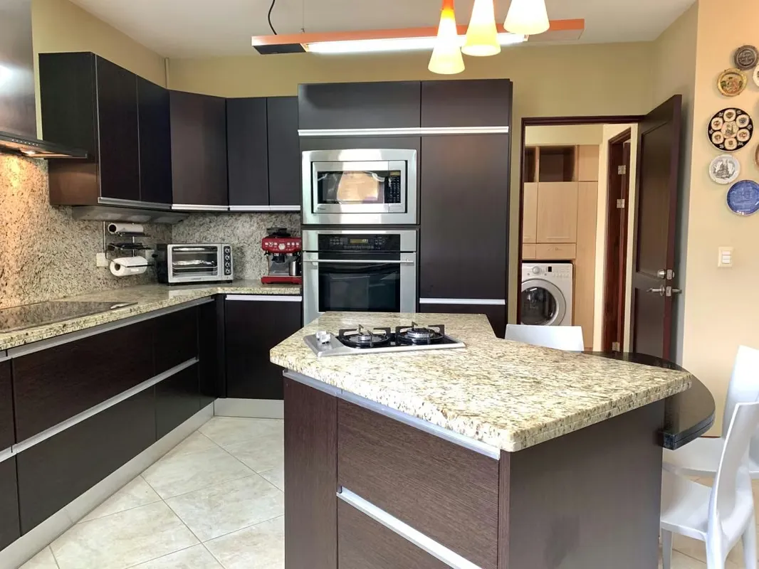Casa de una planta en venta, dentro de condominio de casas separadas, ubicada en Piedades de Santa Ana, con acceso cercano a ...