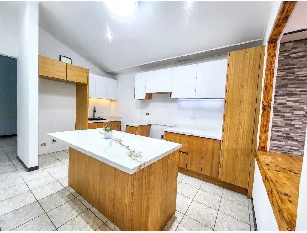VENTA DE CASA INDEPENDIENTE, QUINTAS DON LALO, SANTA ANA