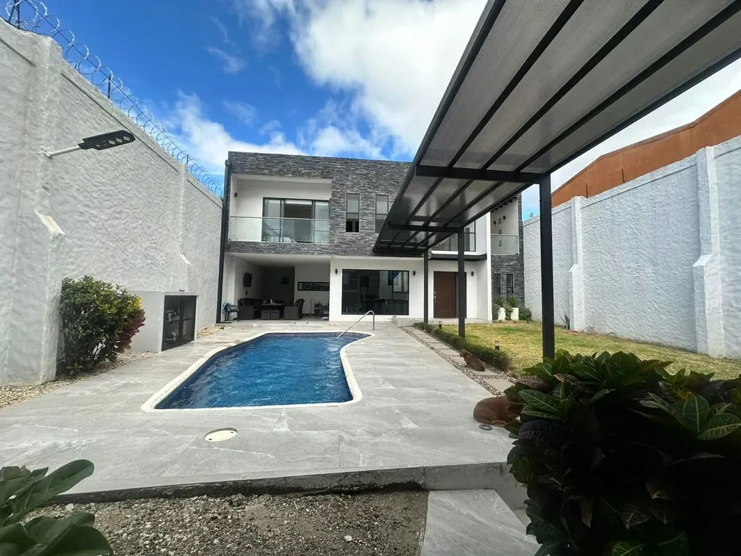 Casa en Venta en Escazú ID 25564 KA