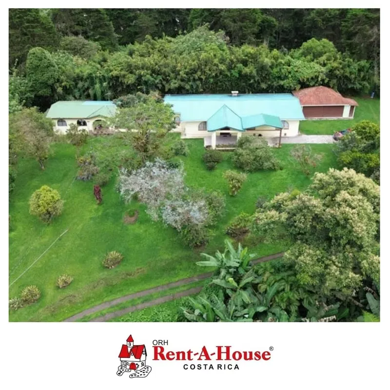 Farm for Sale in San Jerónimo de Moravia – 46,273 m² with Houses and Development Potential