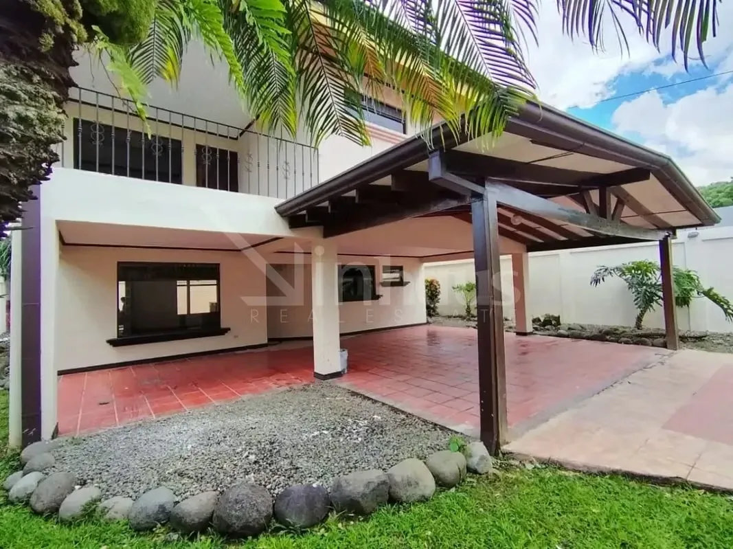 Venta de casa en Santa Ana Pozos