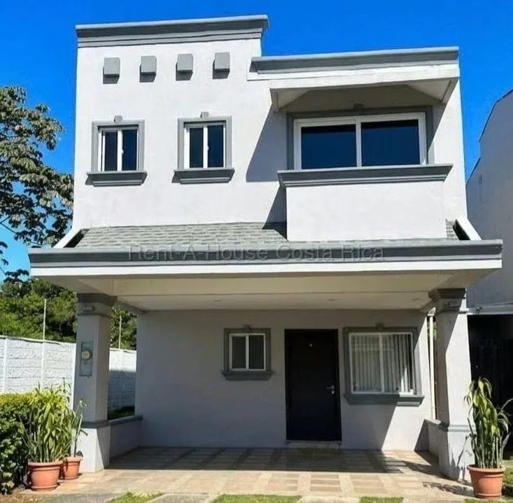 Tu nuevo hogar en La Guácima: comodidad, seguridad y una excelente inversión