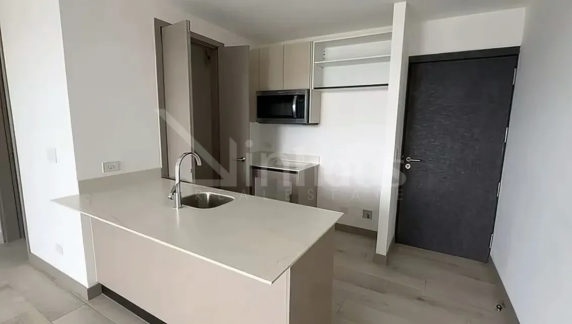Ubicado en piso 21 con vista a La Sabana, balcón y grandes ventanales. Modelo Onix de una habitación pero con prevista ...