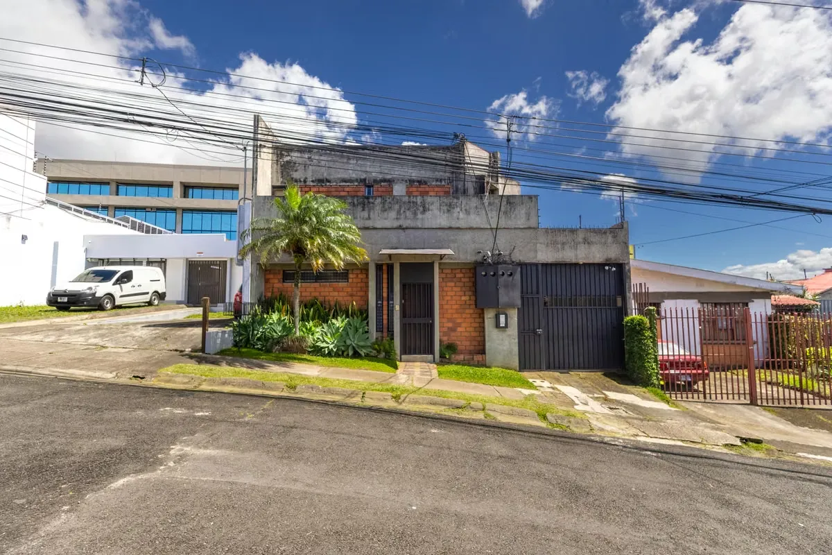 Propiedad con 3 apartamentos en venta – San Pedro, Montes de Oca
