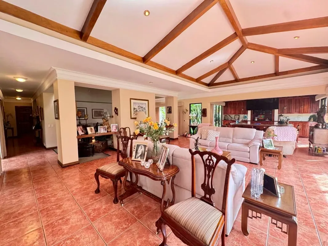 Se vende hermosa casa de lujo en Curridabat