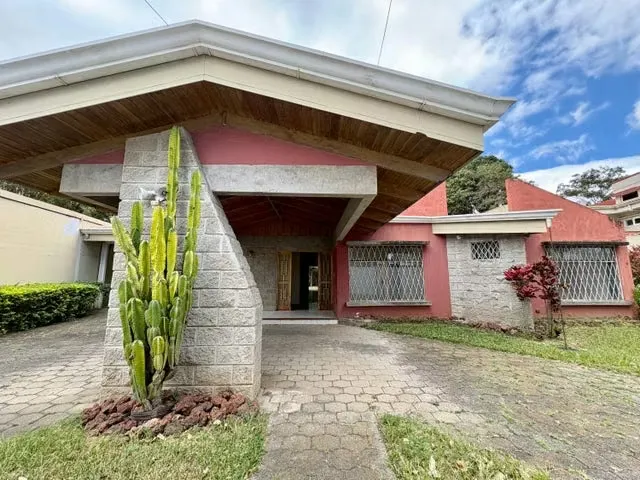 Casa en Venta en Guachipelin, Escazú IP