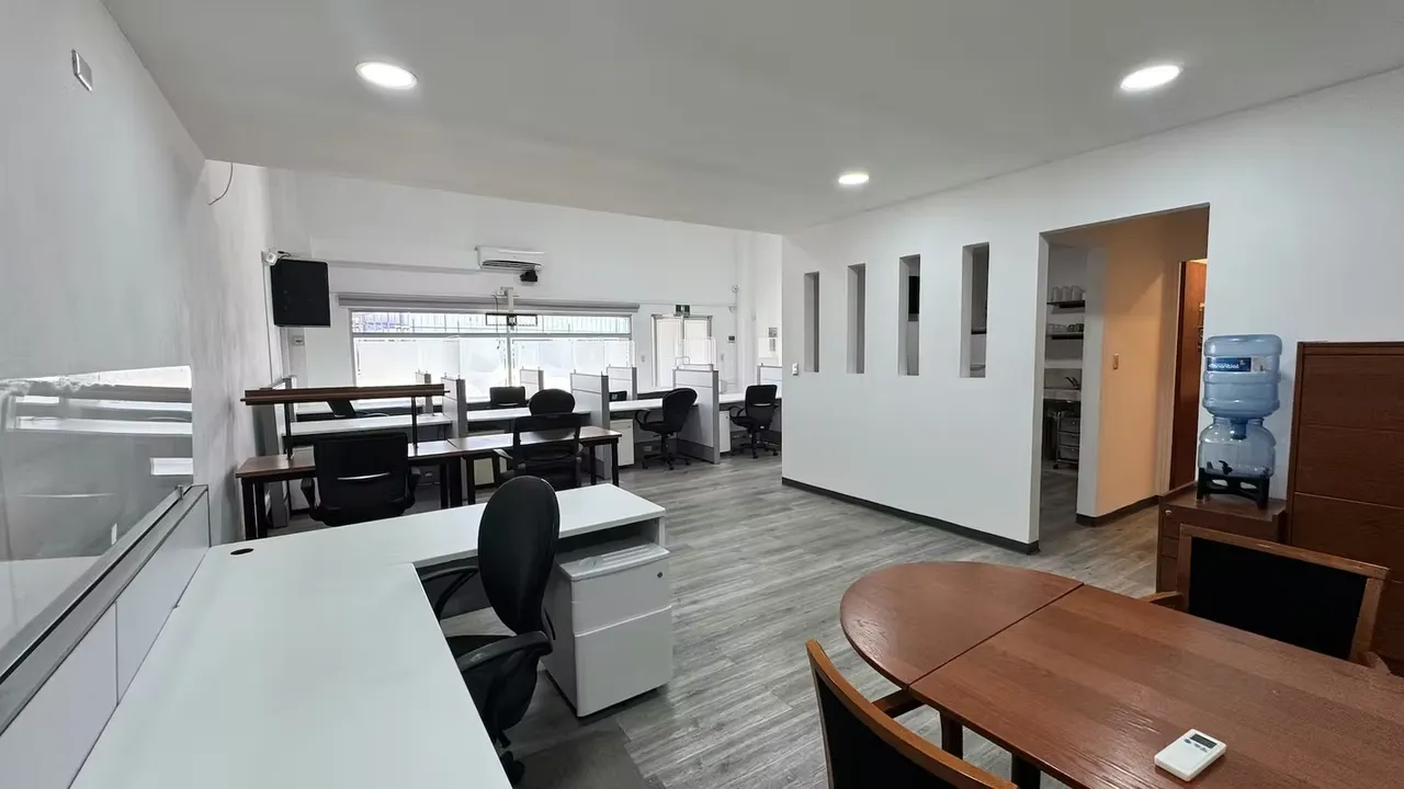Venta / Alquiler de Local Comercial en Guachipelín, Escazú (AD)
