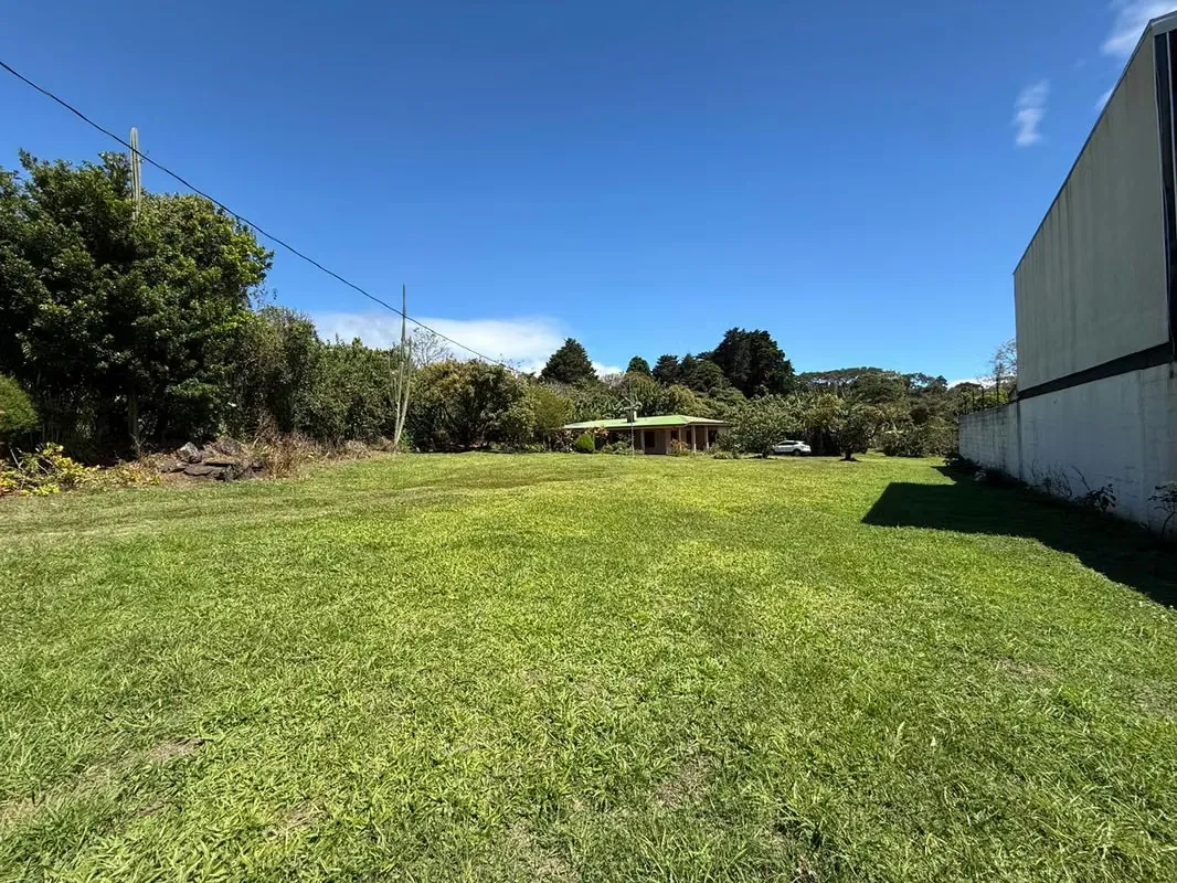 Venta de Lote con casa en los Ángeles de San Rafael de Heredia