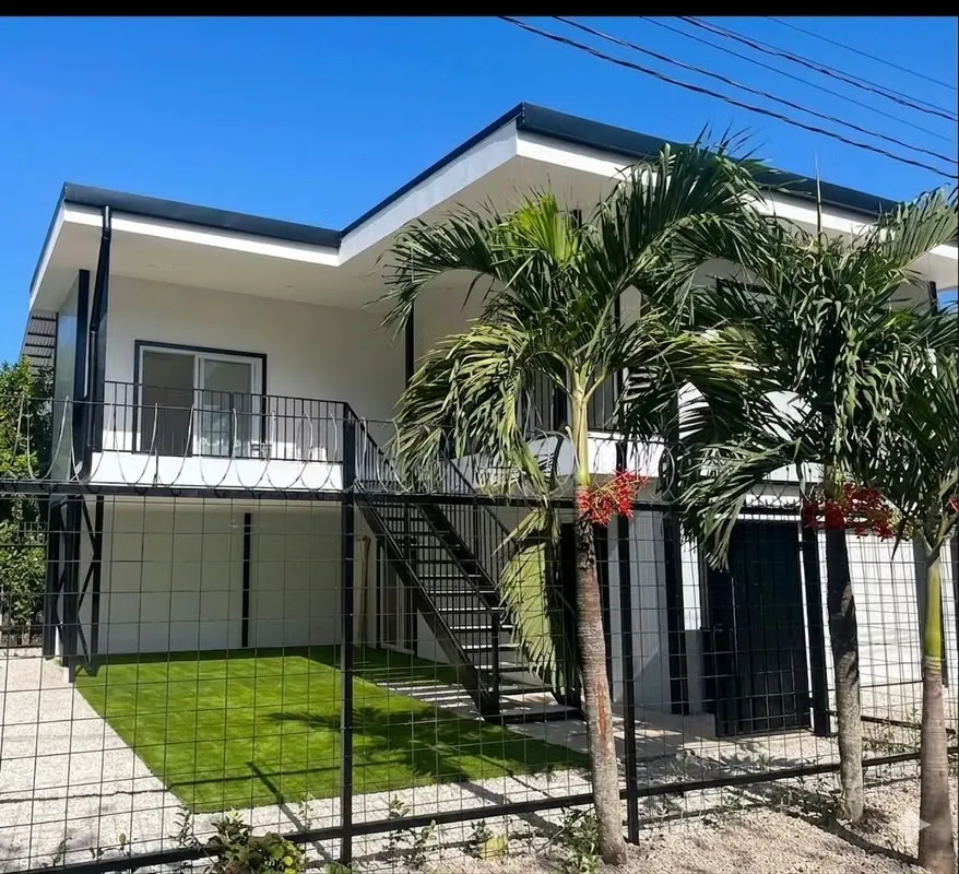 Casa en Villarreal 240 m2 lote 175m2 construido, Guanacaste 3D 3B – $249,000
