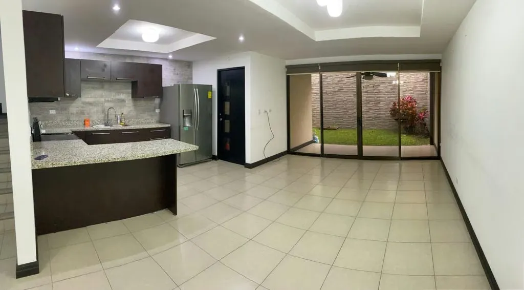 Casa en Venta como inversión – Río Oro, Santa Ana
