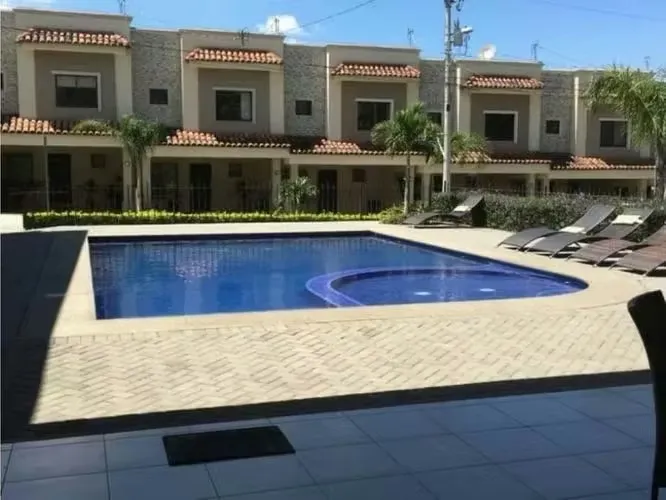 3 BEDROOM HOUSE FOR RENT IN SANTA ANA