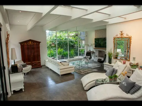 Luxury Home Oasis in Escazú