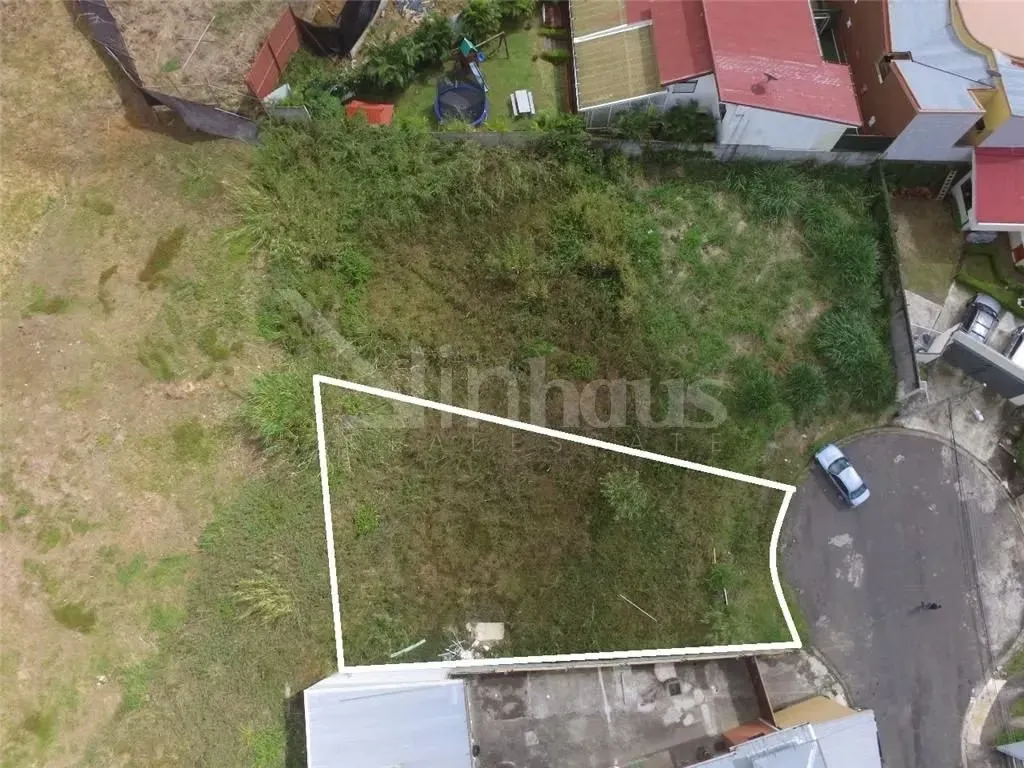 id # 41909  Lote en Residencial, Lomas de Ayarco