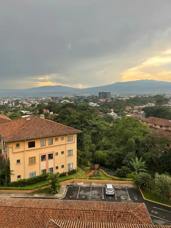 Apartamento en condominio para inversión– San Rafael de Escazú CON168