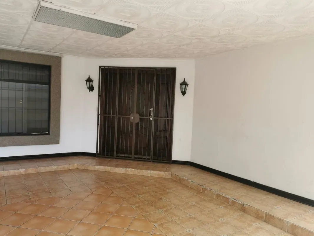 LARGE HOUSE FOR SALE IN THE SURROUNDINGS OF LORETTO, ROHRMOSER
