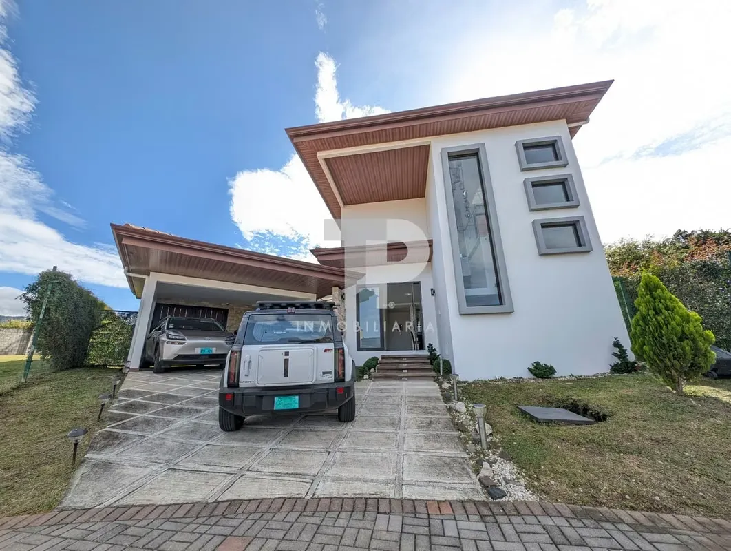 SE VENDE CASA LOS ANGELES SANTO DOMINGO HEREDIA EXCLUSIVO CONDOMINIO SCG31
