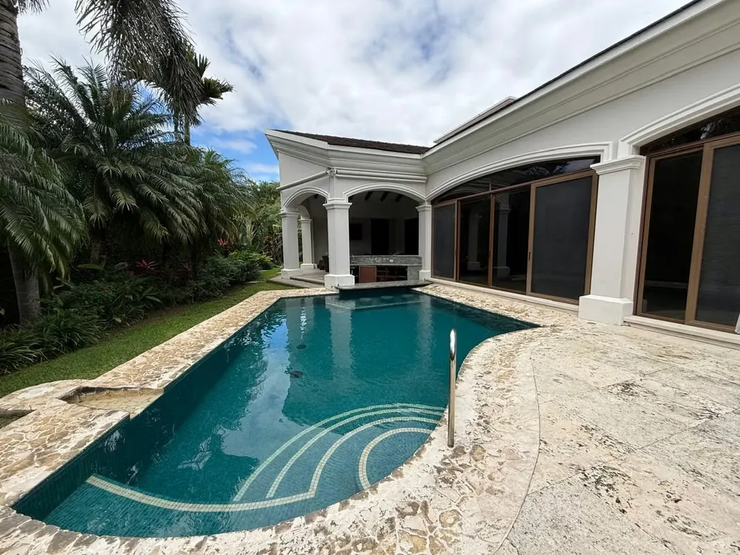 LUXURY HOME FOR SALE IN LINDORA, SANTA ANA*