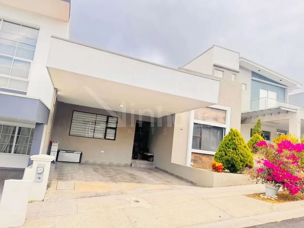 id 42027 Hermosa casa de una planta en condominio