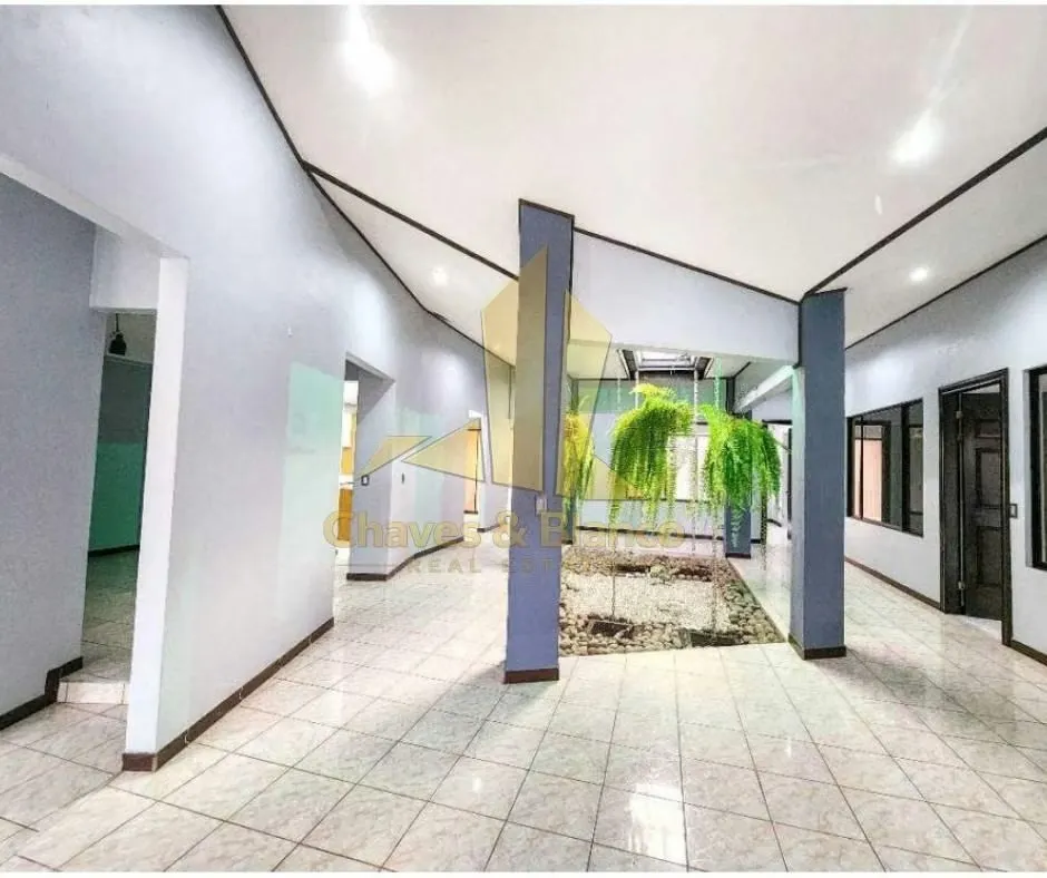 VENTA DE CASA INDEPENDIENTE, QUINTAS DON LALO, SANTA ANA