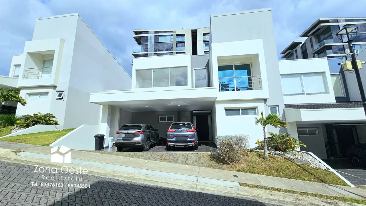 Venta moderna  casa en condominio, Guayabos, Curridabat