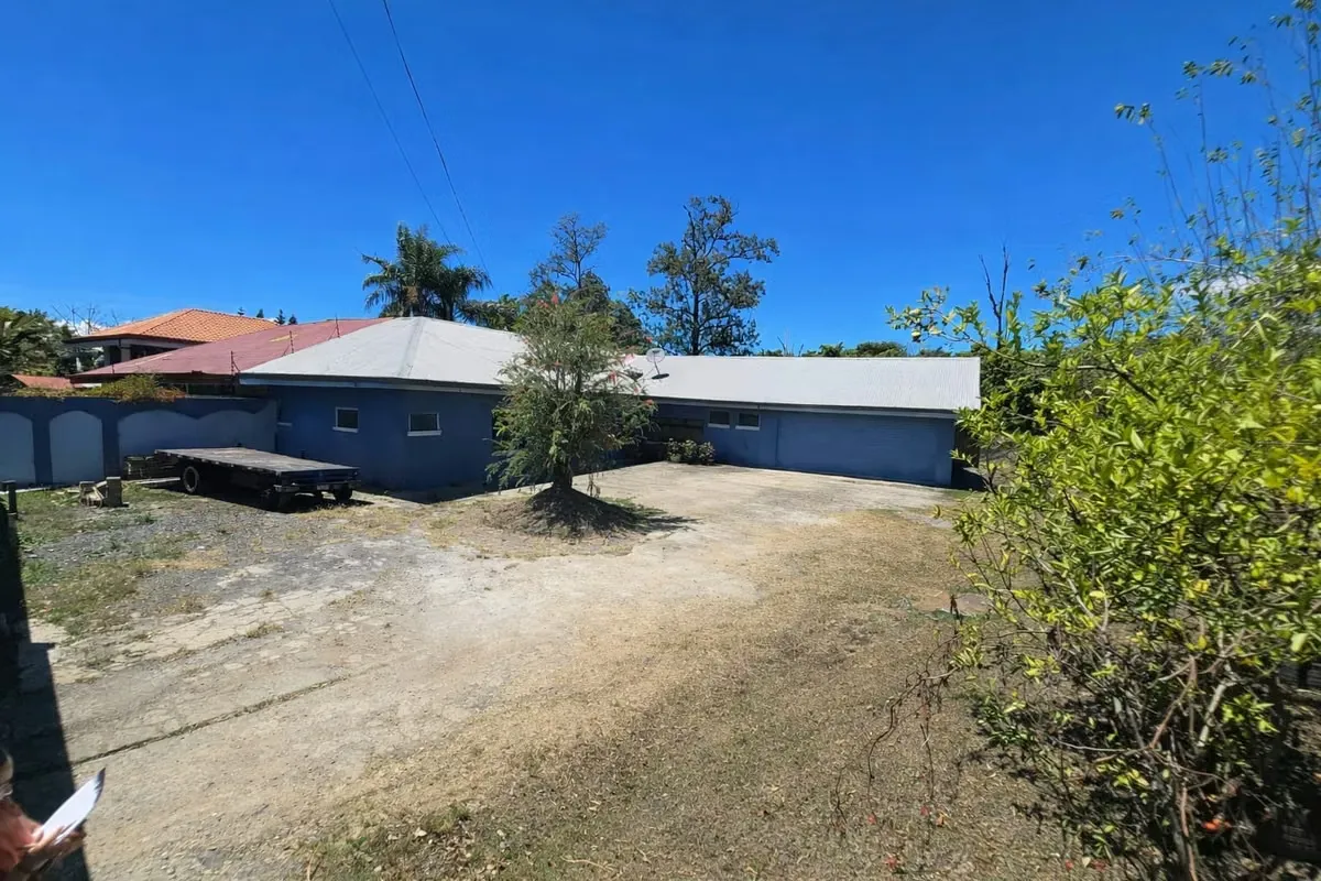Casa en  San Rafael de La Unión – Amplio terreno y potencial comercial