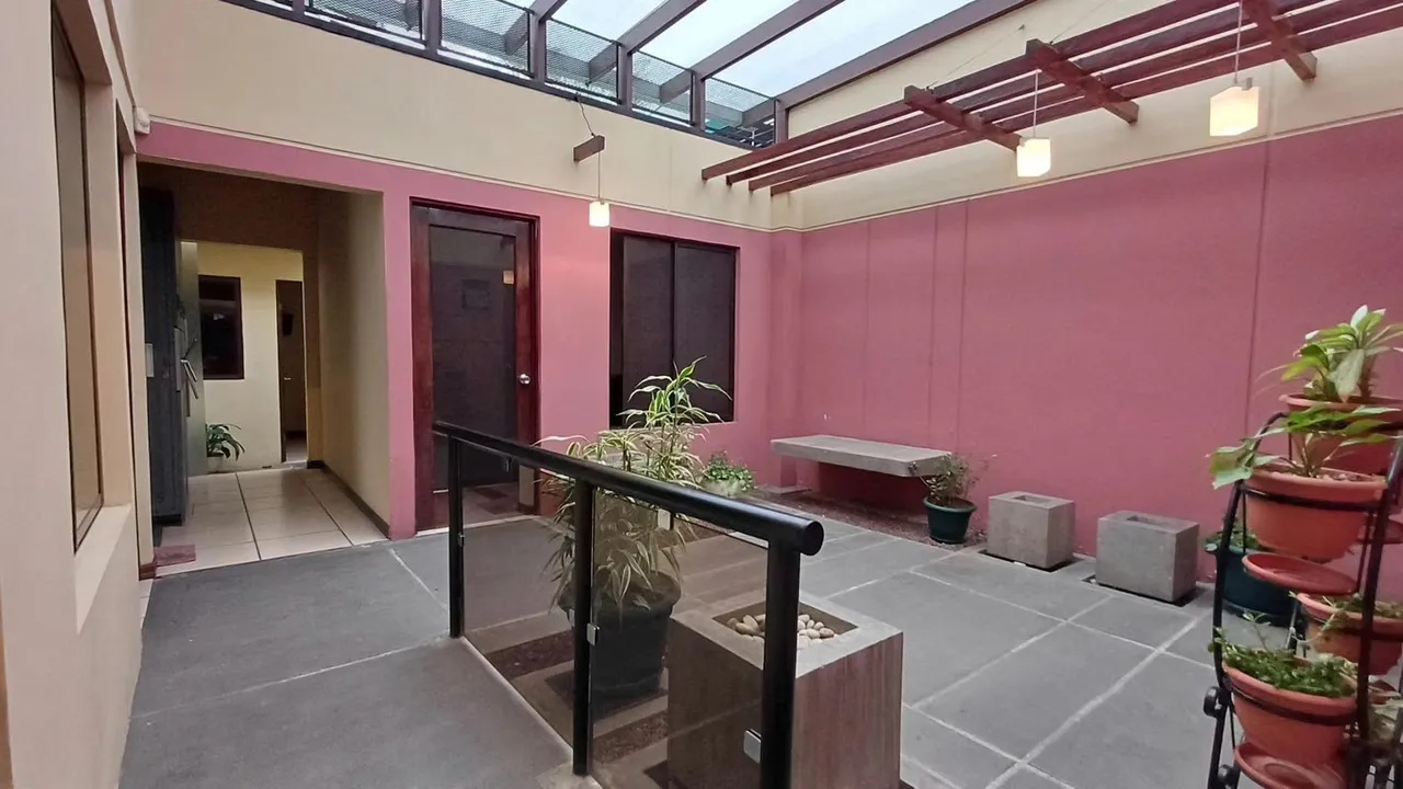 Mixed-Use Property for Sale in Los Yoses, San José