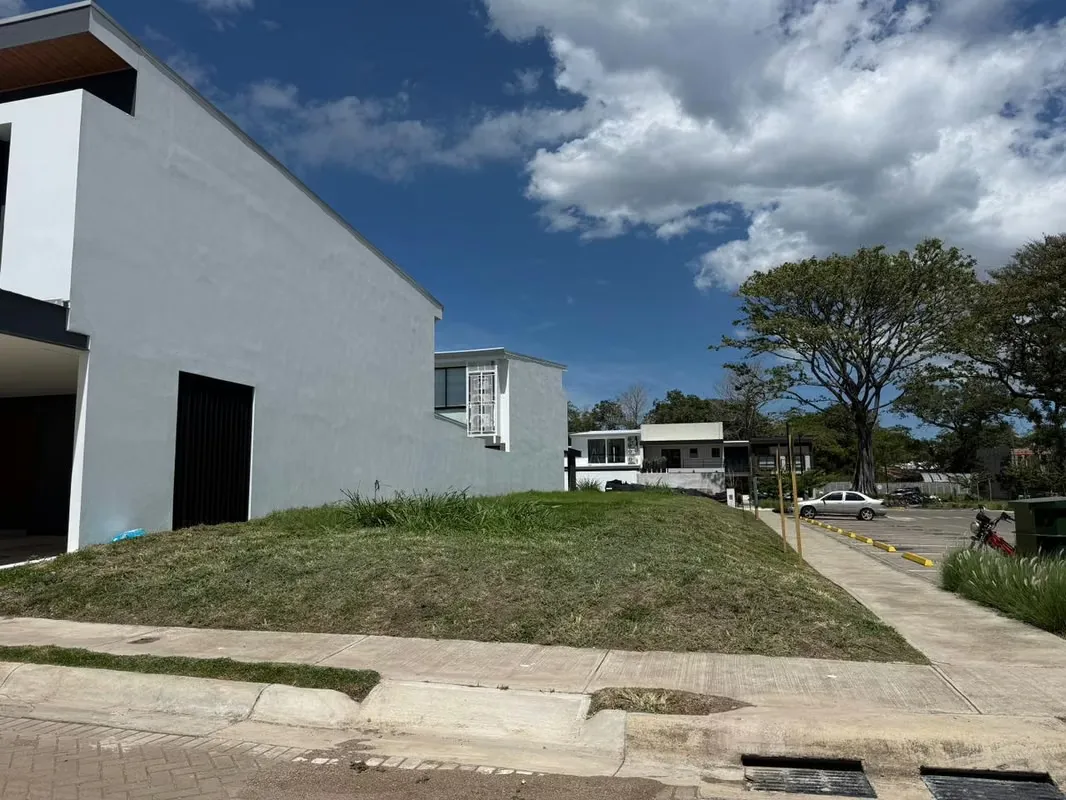 Lot for sale in Santa Ana Urbano - HG