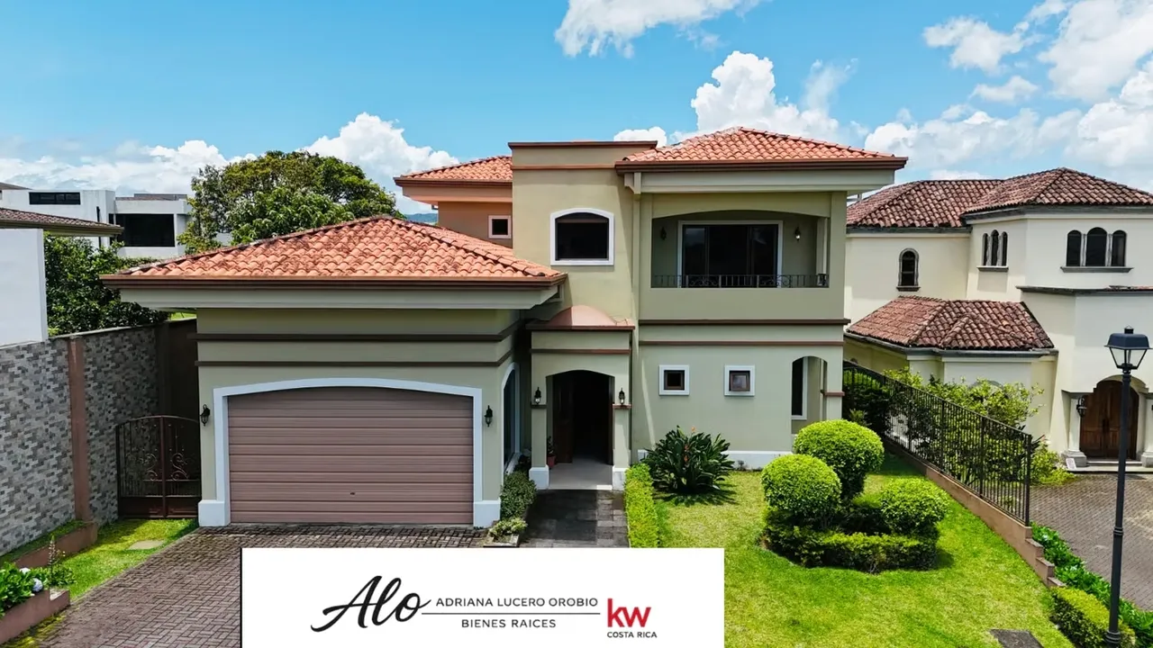 House for sale in Bosques de Altamonte with master bedroom on the 1st floor
