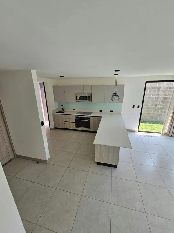 ALQUILER DE HERMOSA CASA EN CONDOMINIO EN LINDORA