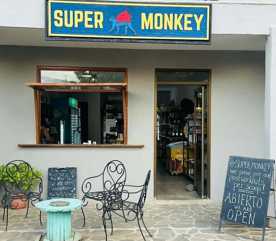 Commercial Space for Sale with Liquor License – Prime Location in Tamarindo