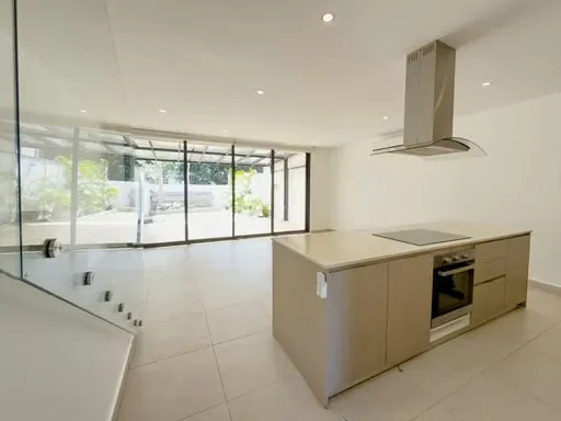 Casa en venta en Lindora, Santa Ana, con excelente ubicación y alta plusvalía.