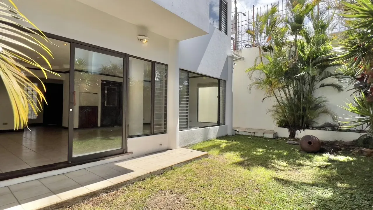 Exclusiva Casa en Venta en Condominio Privado, solo 4 unidades