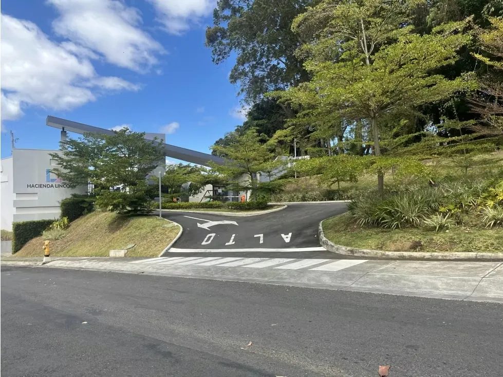 HOUSE FOR SALE CONDO HACIENDA LINCOLN