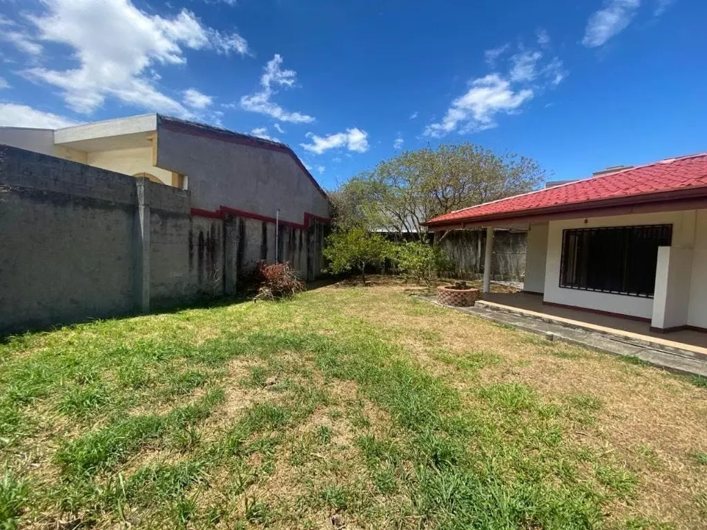 Escazú | San Rafael | Guachipelín Sur Cozy and Spacious Home for Sale 843mts t