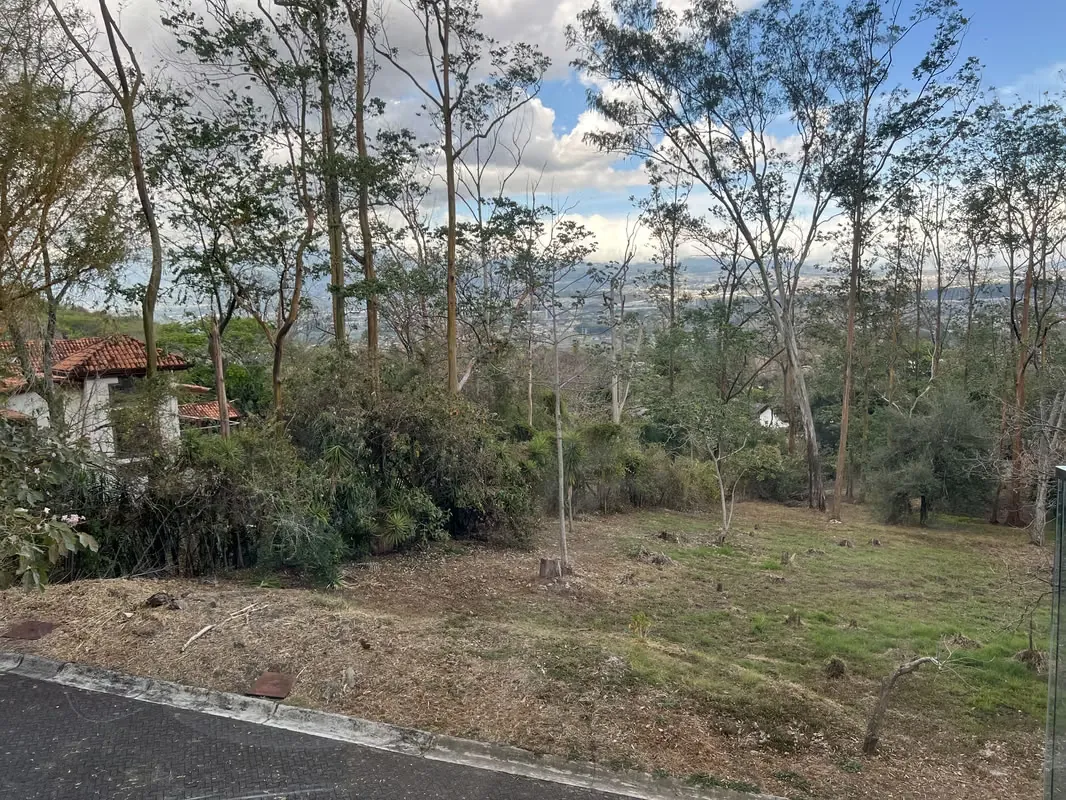 Precioso lote en condominio en Guachipelín Escazú