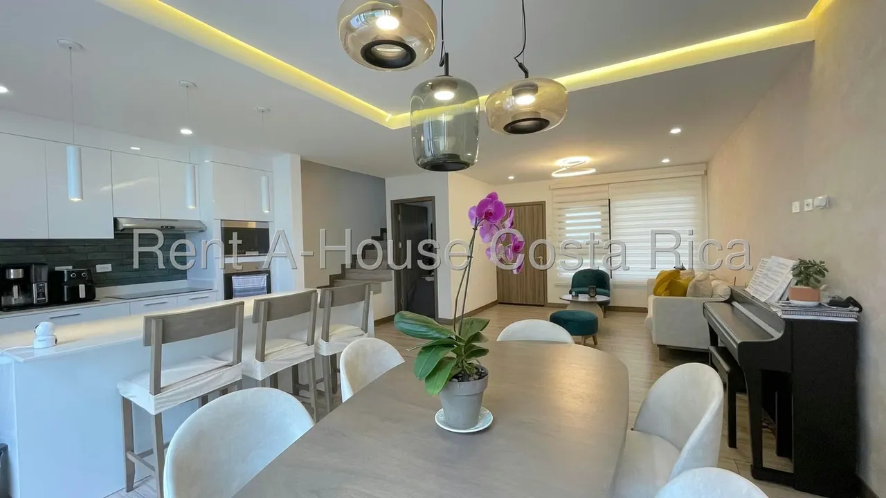 MODERN HOUSE FOR SALE IN SAN ANTONIO DE ESCAZÚ