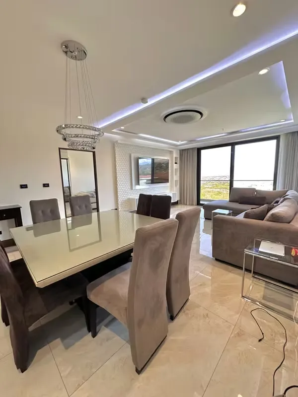 Apartamento en venta y/o alquiler con espectacular terraza en Santa Ana