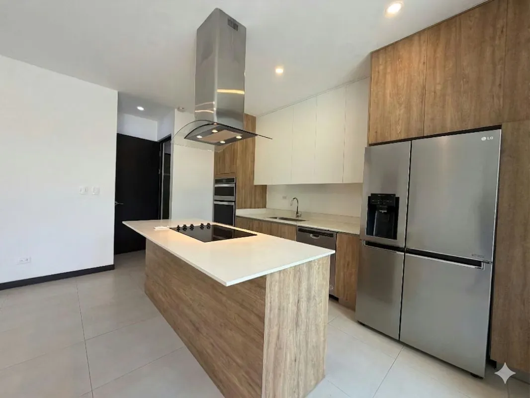 ONE-STORY HOUSE FOR RENT IN EVORA CONDOMINIUM, SANTA ANA