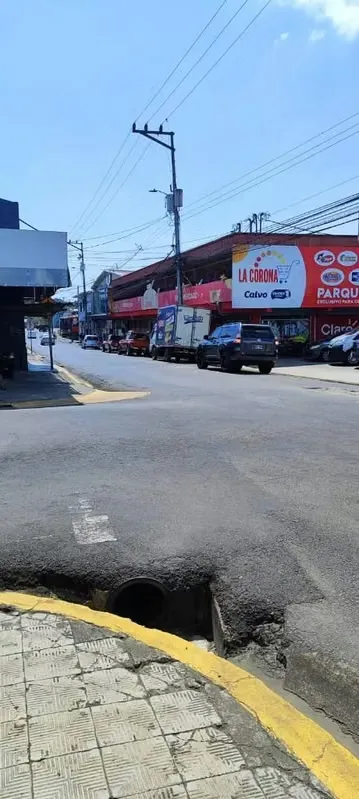 Strategic location in the heart of San Isidro del General, one block from the Central Park, in one of the most pedestrian and vehicle transit areas.